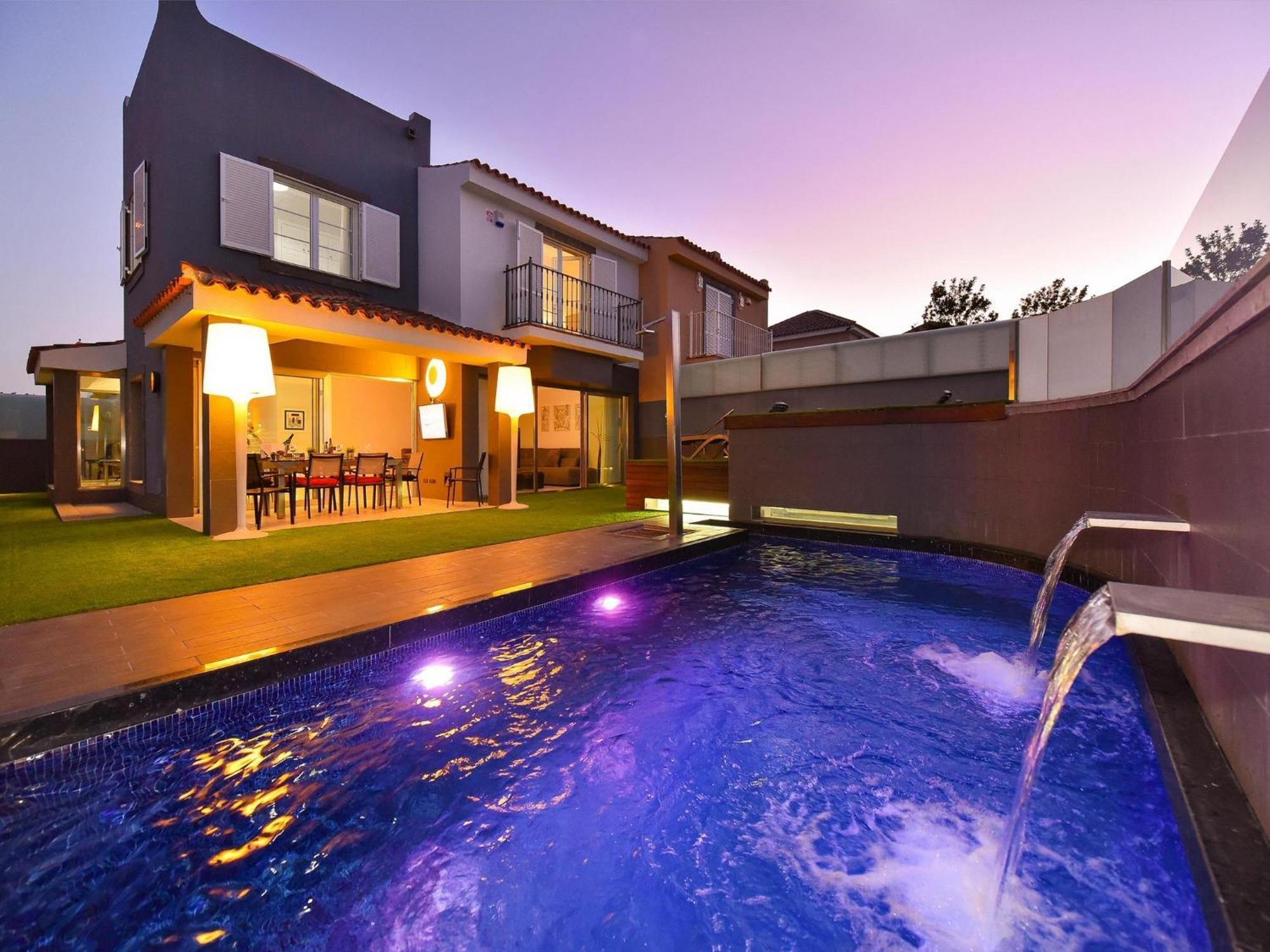 Villa Meloneras Deluxe| Luxury Retreat In Gran Canaria | Private Heated Pool | Garden Terrace & Bbq | Fitness | Walking Distance Of Meloneras | Meloneras Las Palmas de Gran Canaria